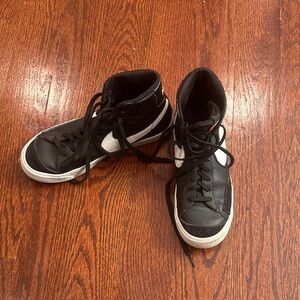 Nike Kids Blazers size 6.5 youth Black and White Sneakers